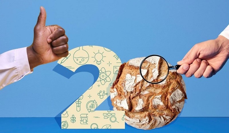 EFSA 20th anniversary, bread as the number 20 and hands with thumbs up